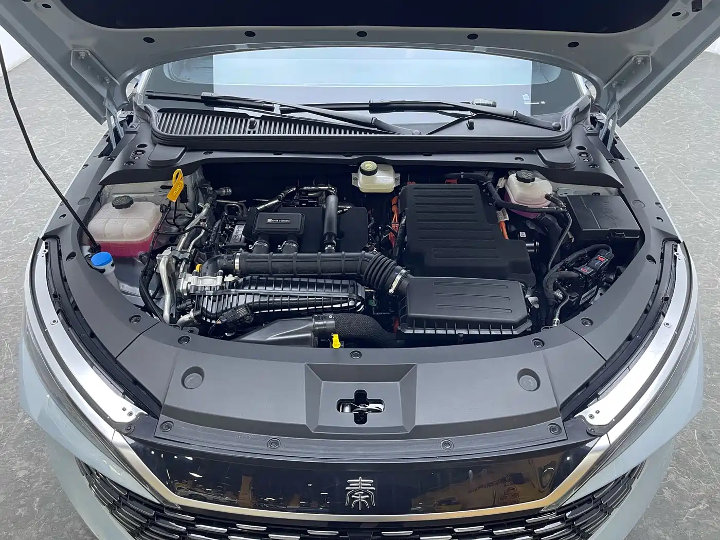 BYD Qin L 2025 DM-i Smart Drive Edition 80KM Leading фото 16