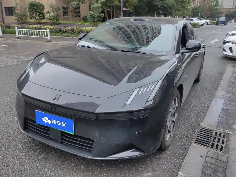 Lynk & Co 10 EM-P 2026 2025 Facelift 240 AWD Ultra