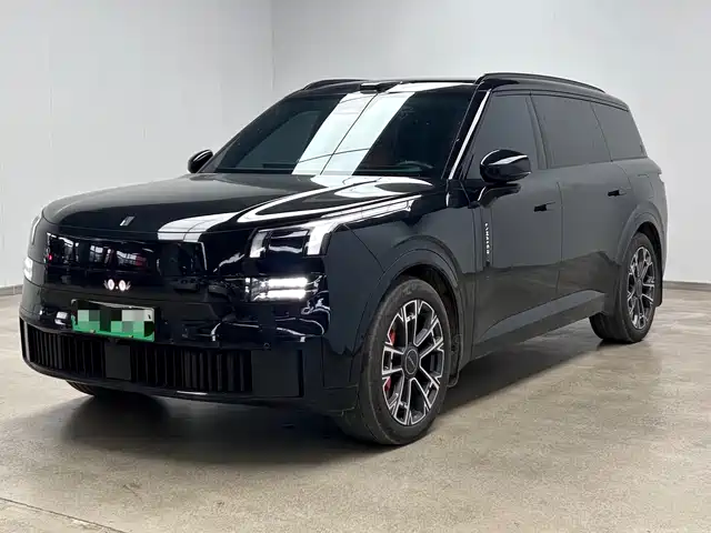Lynk & Co 900 2025