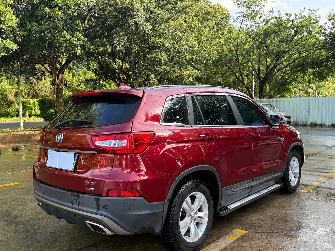 Photo 9 - Changan CS75