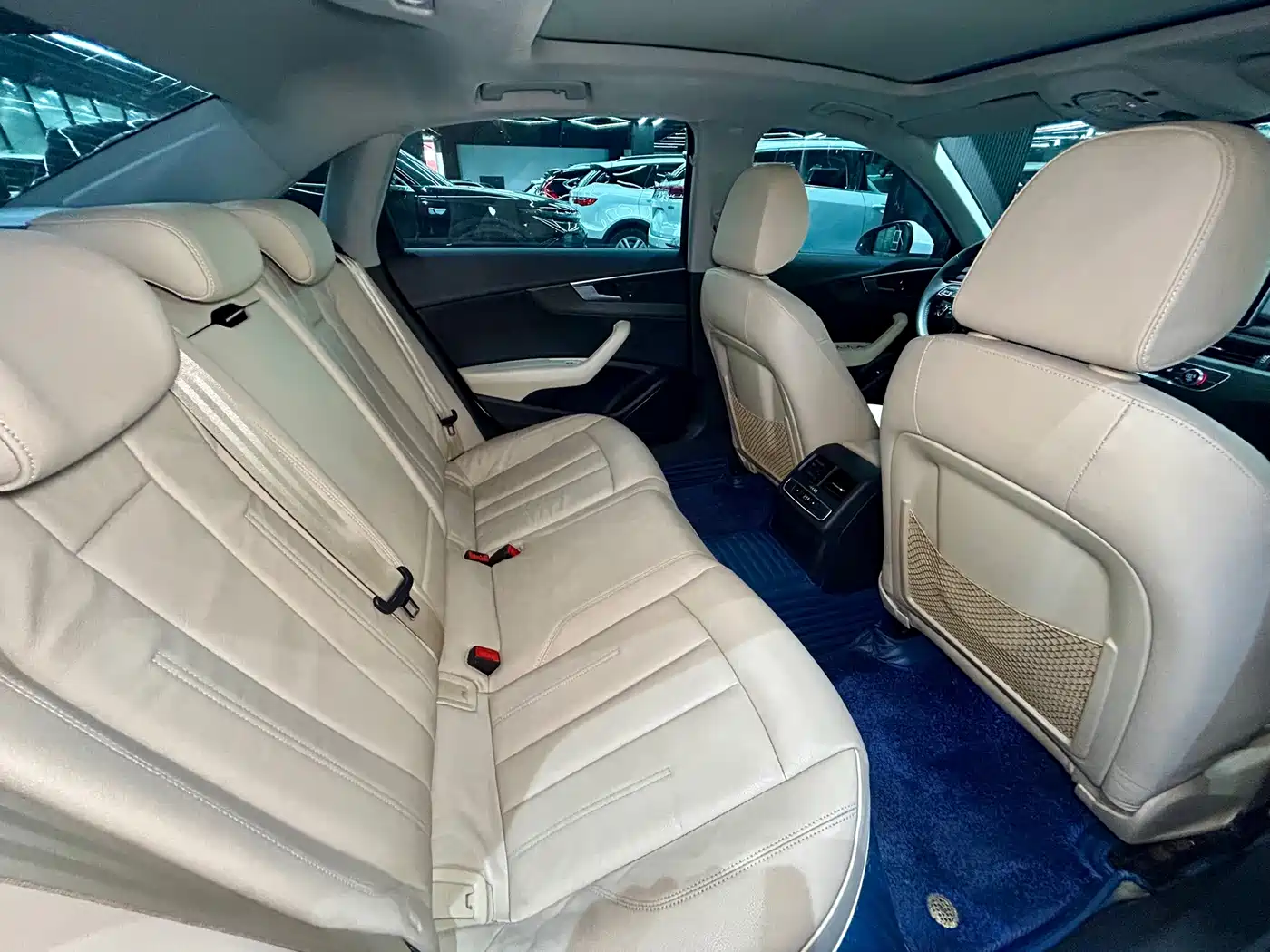 Фото 31 - Audi A4L
