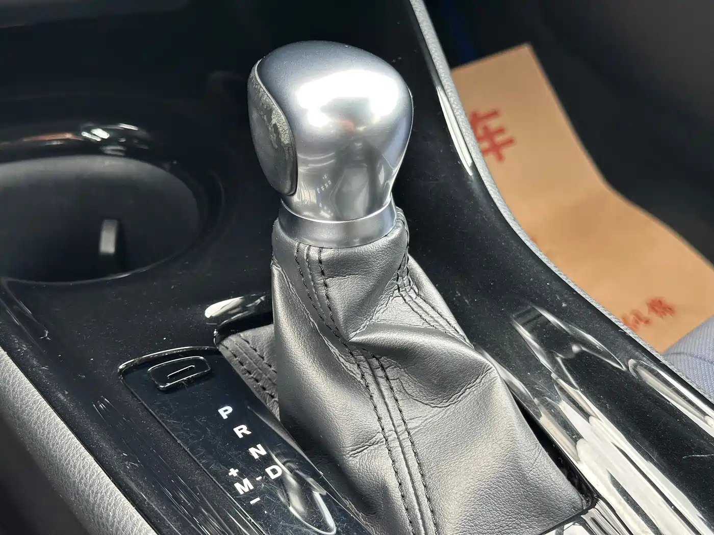 Toyota C-HR 2018 2.0L Luxury Edition China V фото 21
