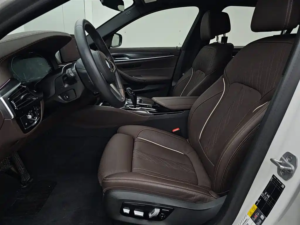 BMW 5 Series New Energy 2021 535Le Pioneer Edition M Sport Package фото 6