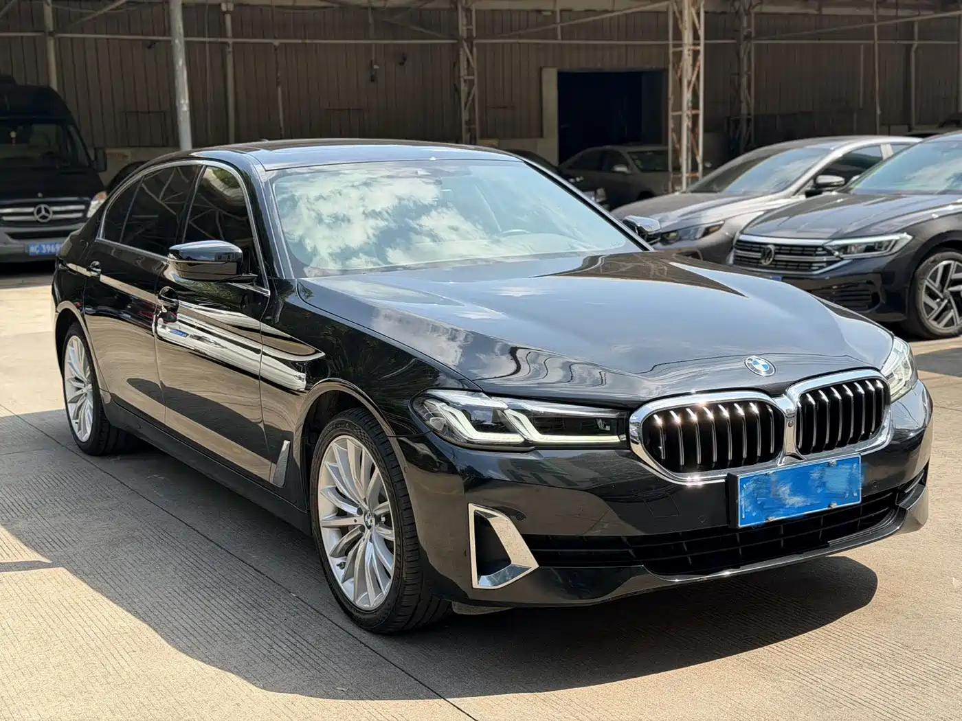 BMW 5 Series 2021 530Li Premium Luxury Package фото 3