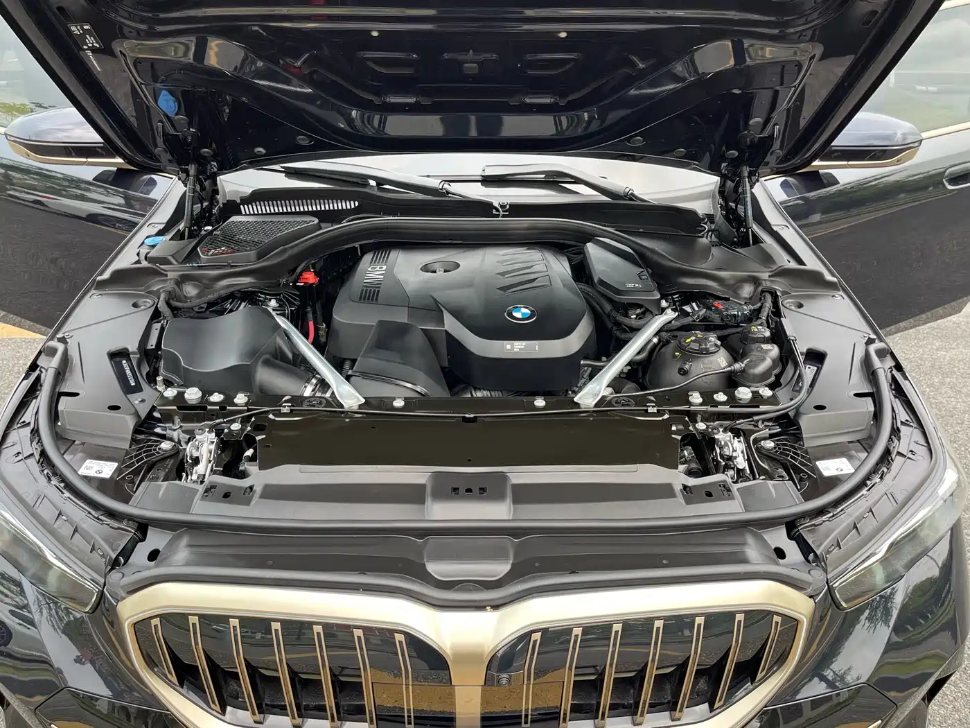 BMW 5 Series 2024 530Li Leading M Sport Package фото 25