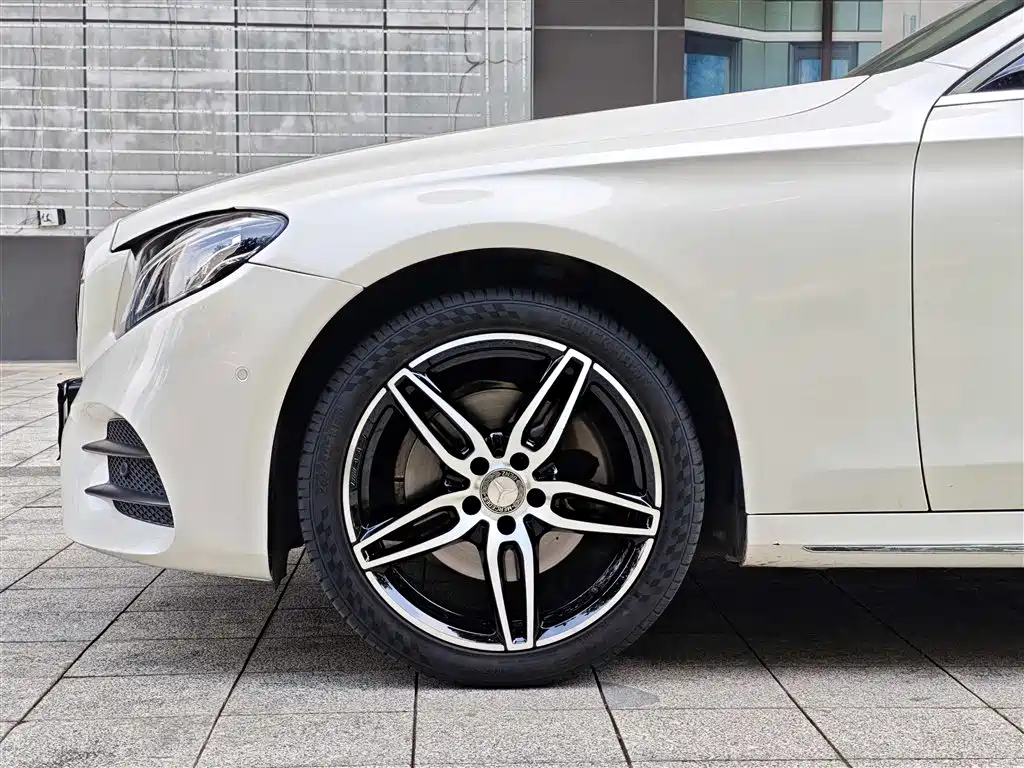 Mercedes-Benz E-Class 2019 E 200 L Sport фото 5