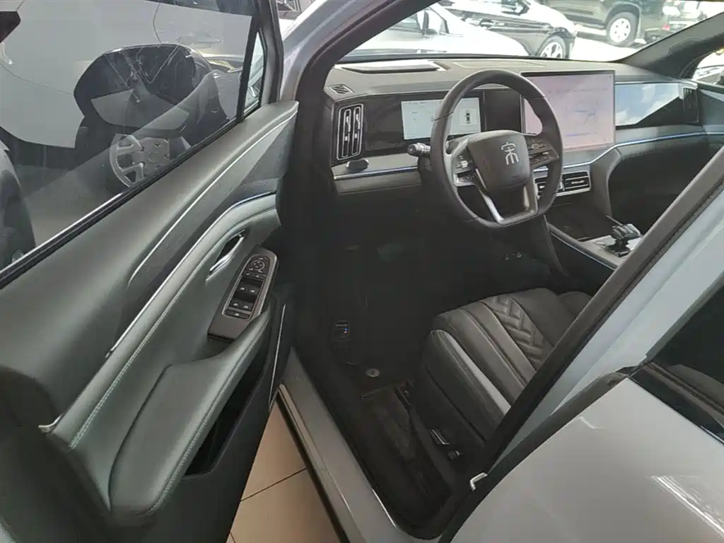 BYD Song L DM-i 2025 Smart Drive 160km Premium фото 16