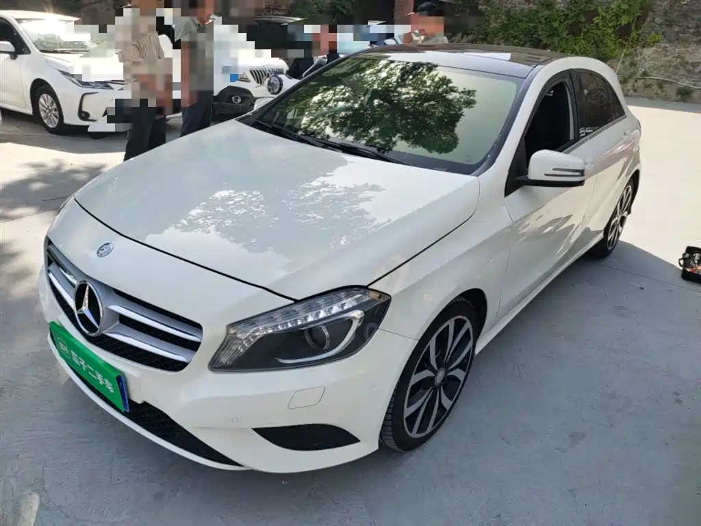 Mercedes-Benz A-Class (Import) 2015 A 200 Fashion