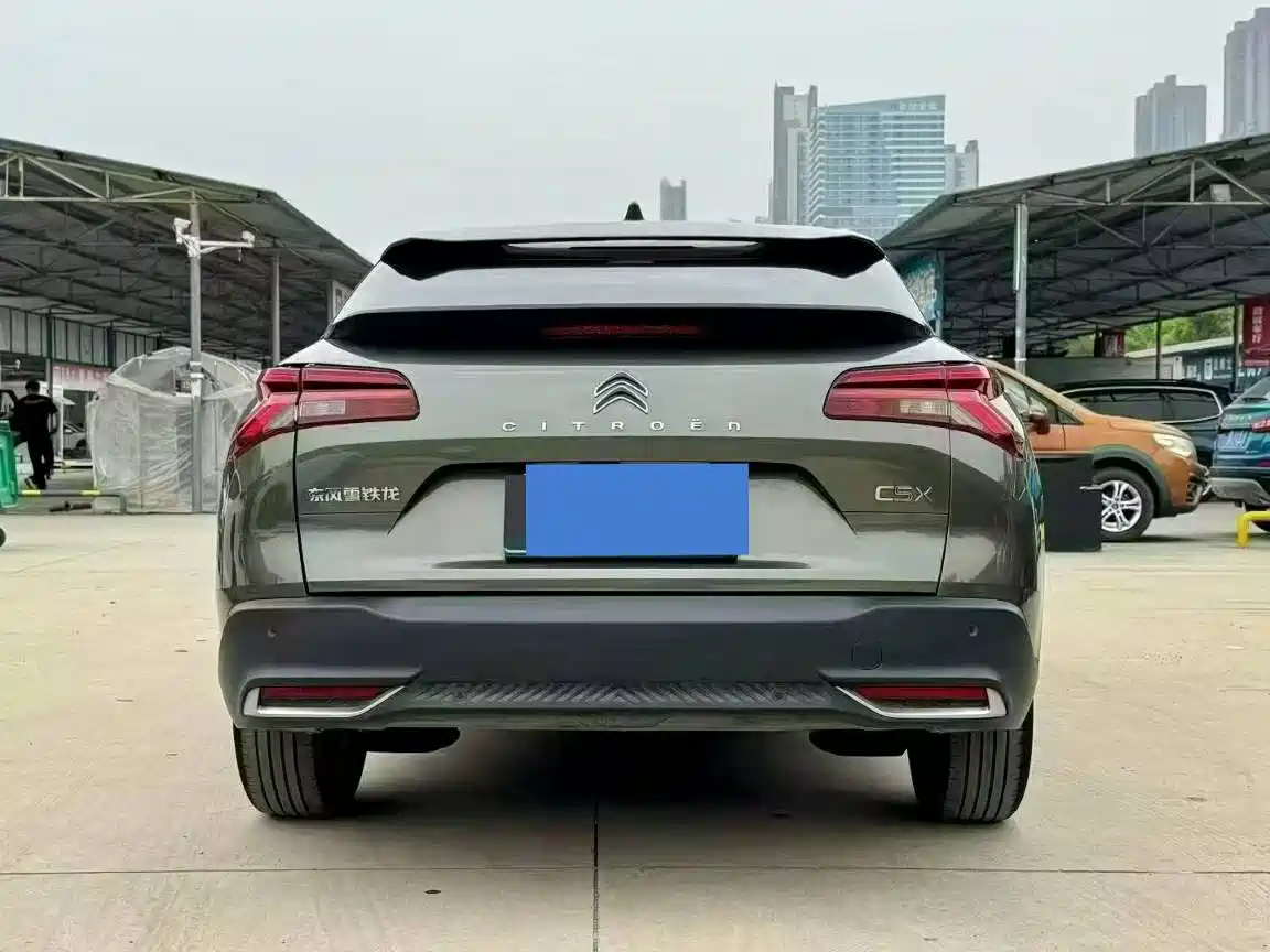 Фото 8 - Citroën Versailles C5 X