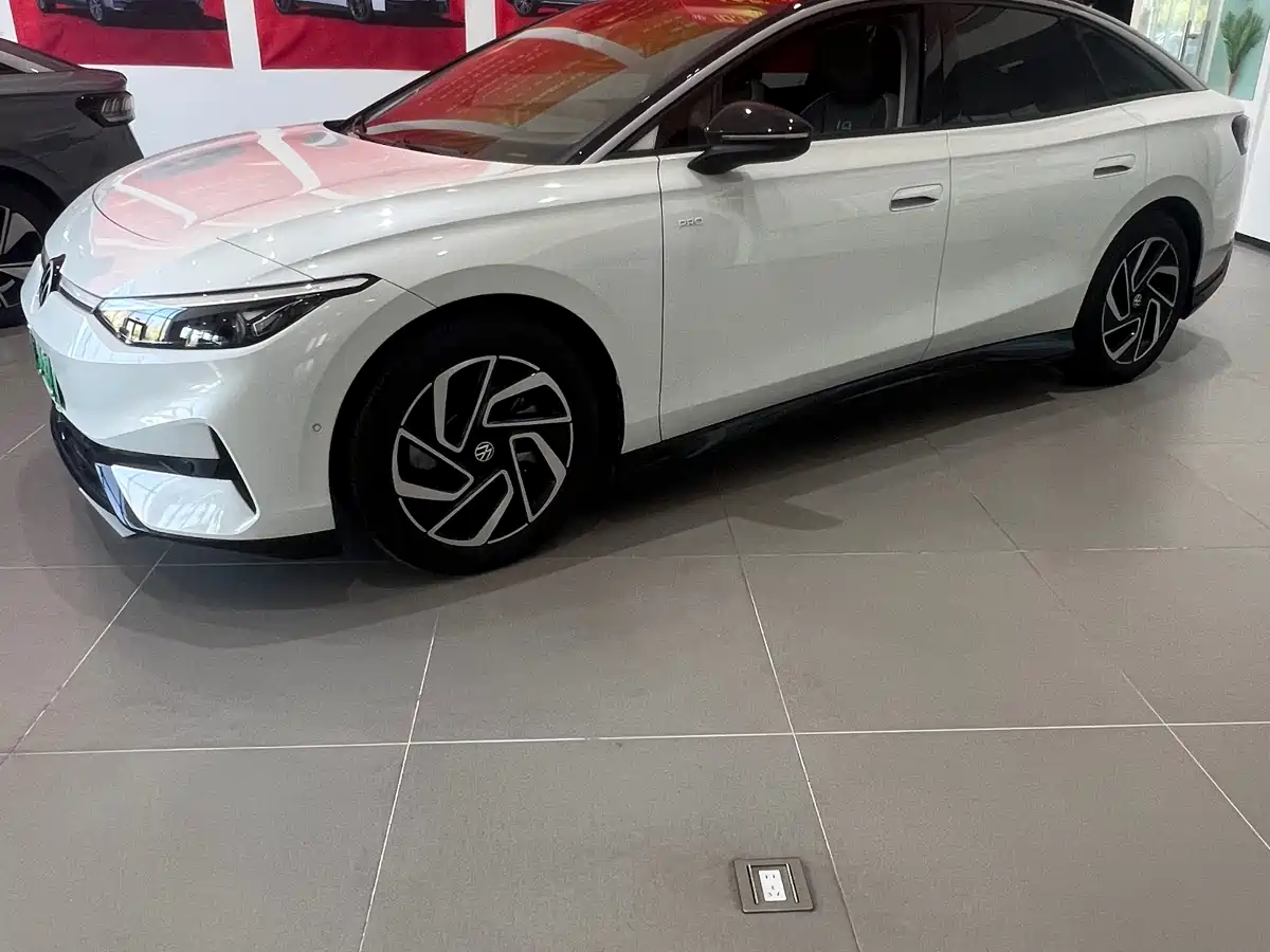 VOLKSWAGEN ID.7 VIZZION