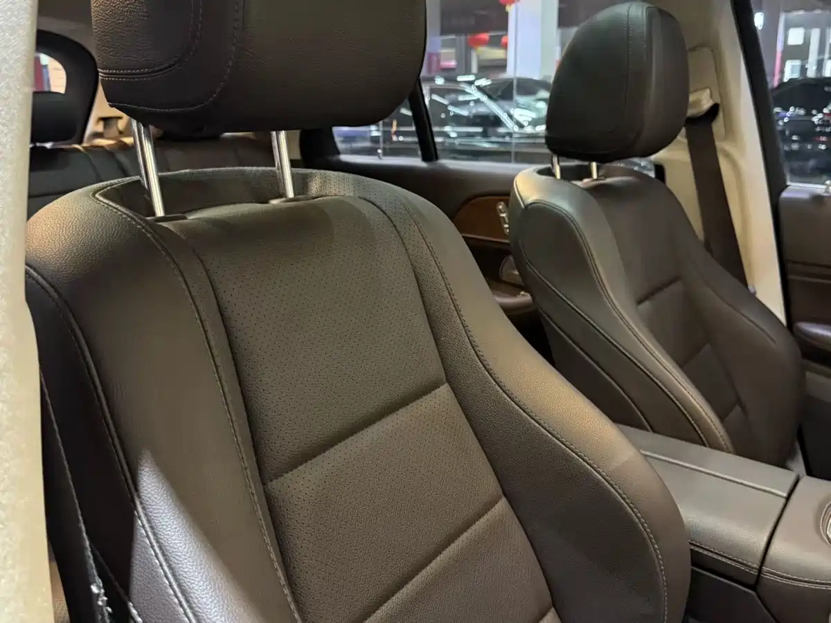 Mercedes-Benz GLE 2020 GLE 350 4MATIC Luxury фото 7