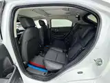 Photo 14 - Honda Vezel