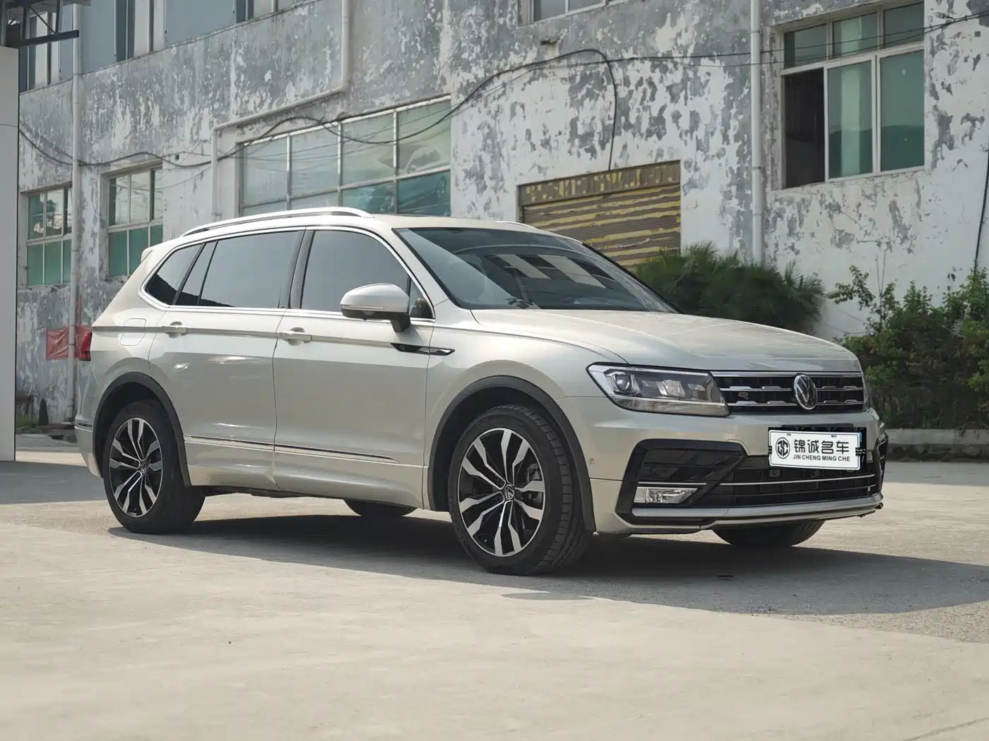 Volkswagen Tiguan L 2021 330TSI Automatic 2WD R-Line Premium фото 3