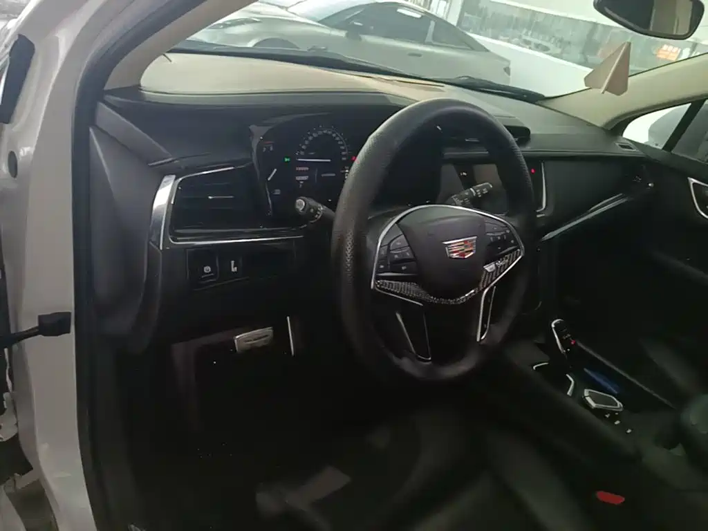 Cadillac XT5 2016 2016 28T AWD Luxury Model