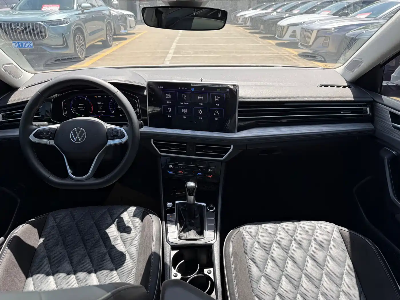 Volkswagen Sagitar 2023 300TSI DSG Excellence Edition фото 13