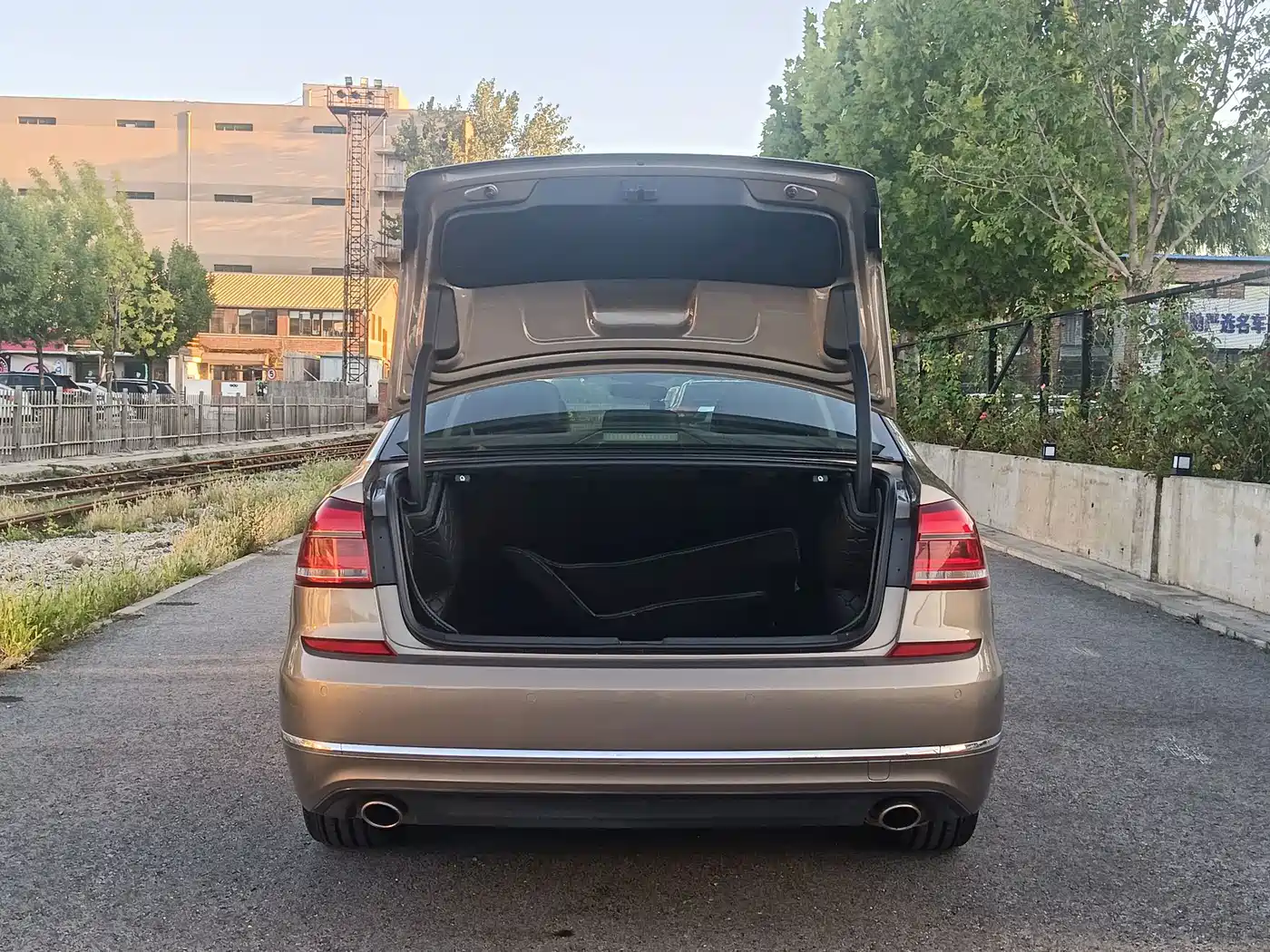 Photo 9 - Volkswagen Passat