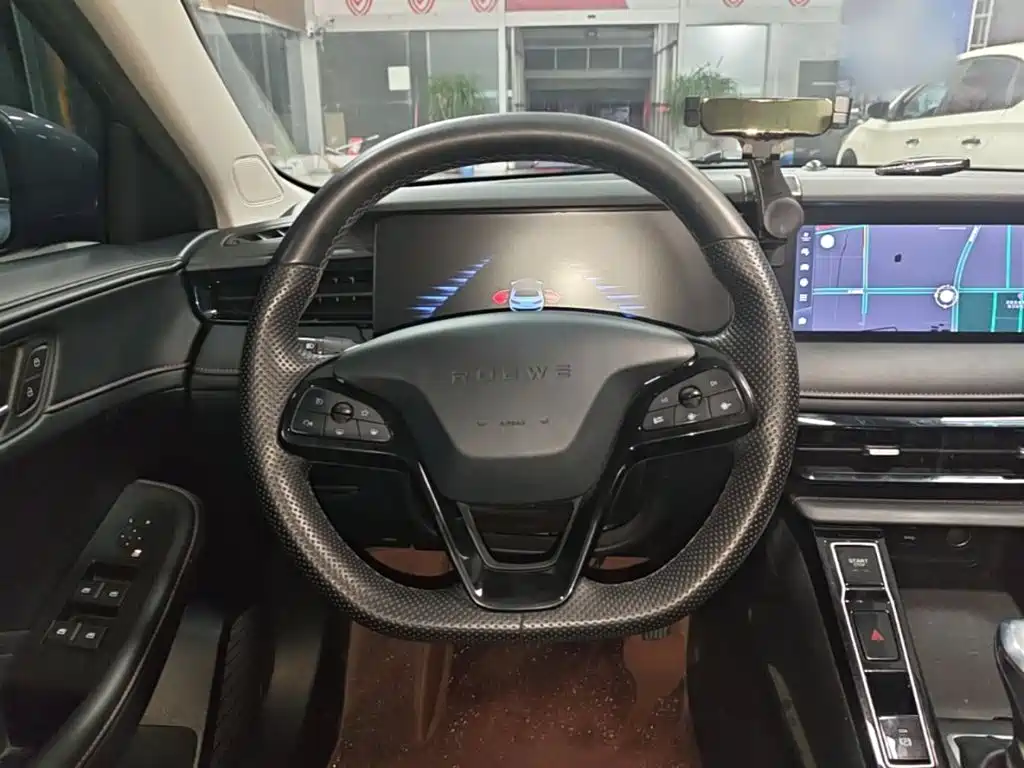 Фото 11 - Roewe i5