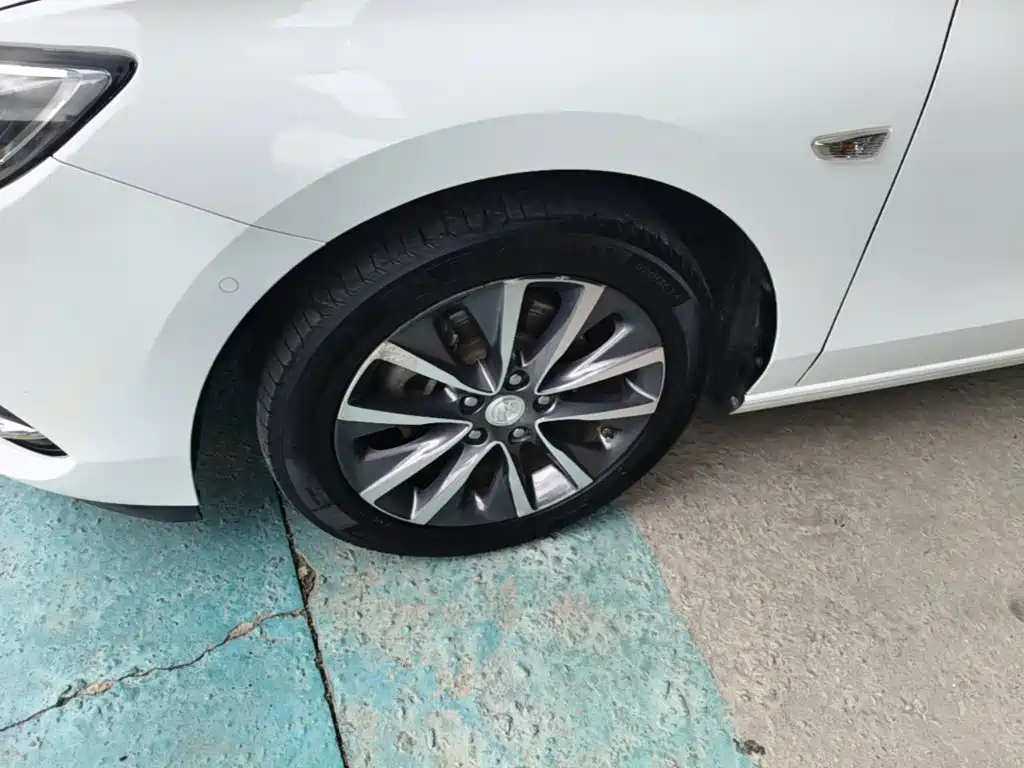 Buick GL6 2018 2018 18T 6-Seater Premium