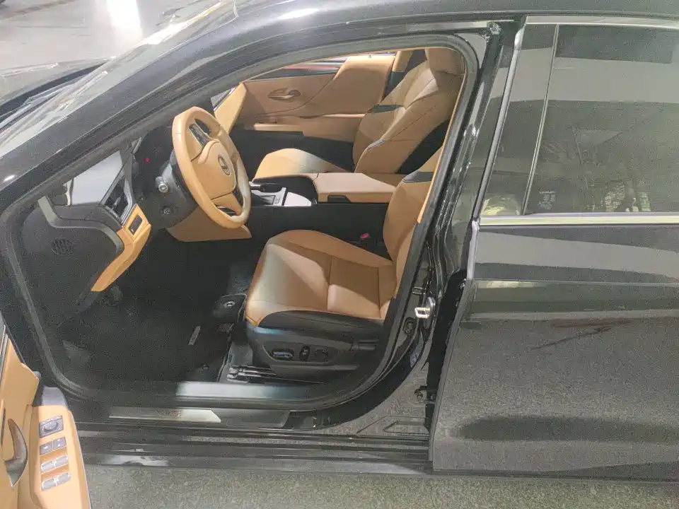 Фото 6 - Lexus ES