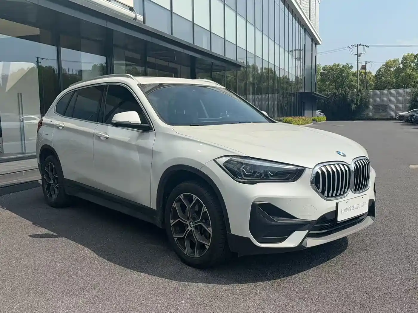 BMW X1 2021 sDrive25Li Leading фото 3