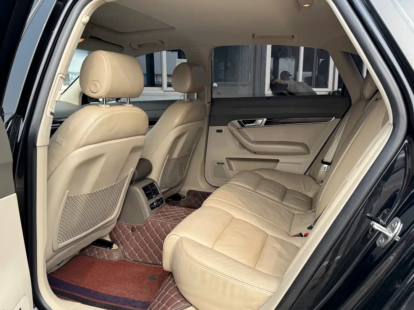 Audi A6L 2010 3.0 TFSI quattro Luxury фото 8
