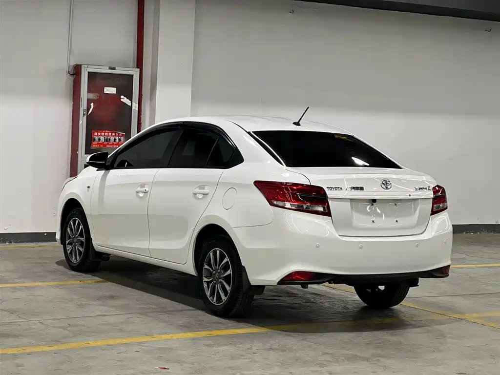 Toyota YARiS L Zhi Xiang 2022 1.5L CVT Leading PLUS Edition фото 4