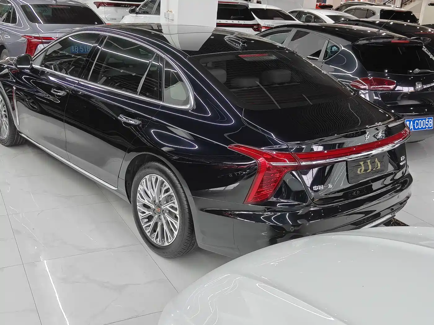 Hongqi H5 2023 2.0T Auto Smart Connect Flag Enjoy фото 5