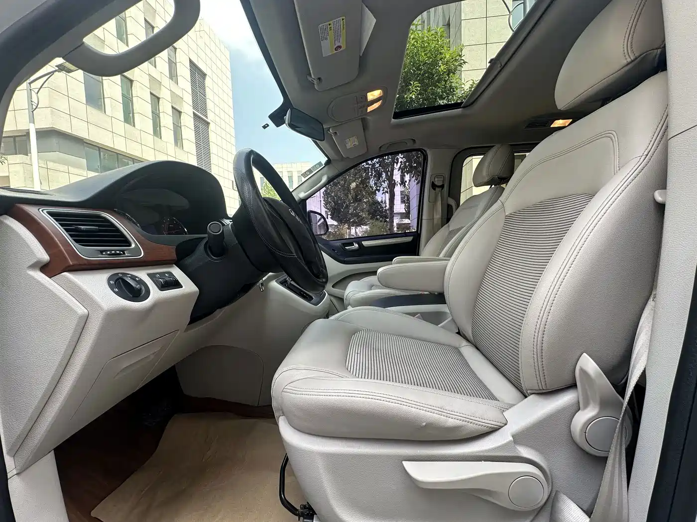 SAIC Maxus Maxus G10 2017 2018 PLUS 2.0T Automatic Elite Edition