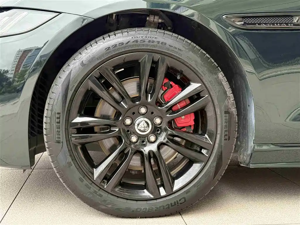 Jaguar XEL 2024 Model 2.0T 250PS R-DYNAMIC S Gloss Black Sport Edition фото 18