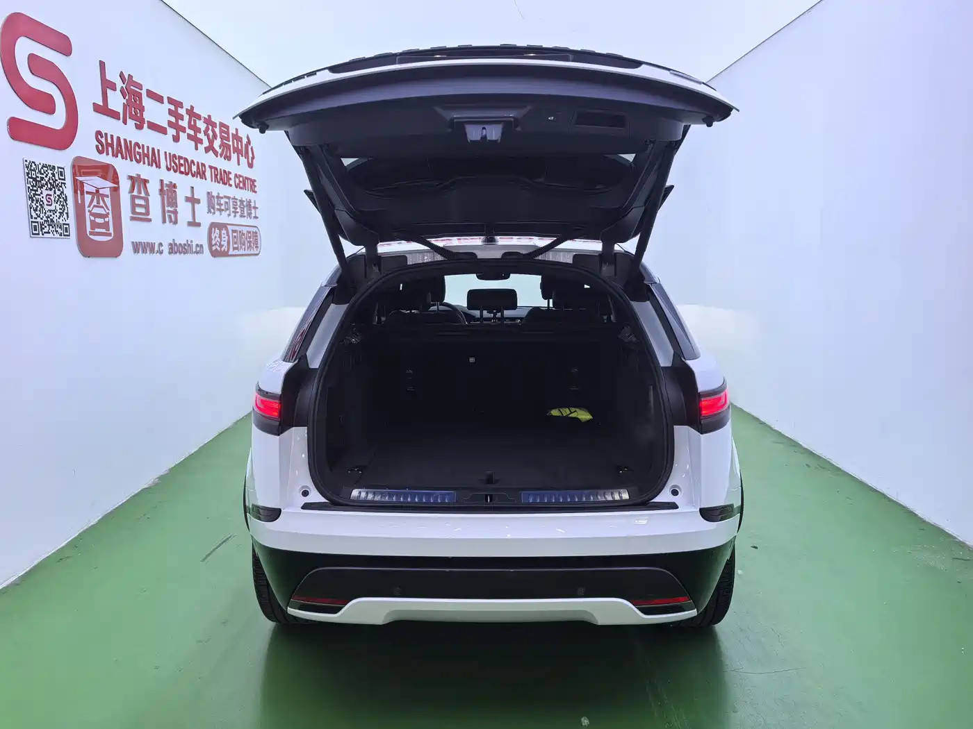 Land Rover Range Rover Velar 2025 Dynamic SE фото 17