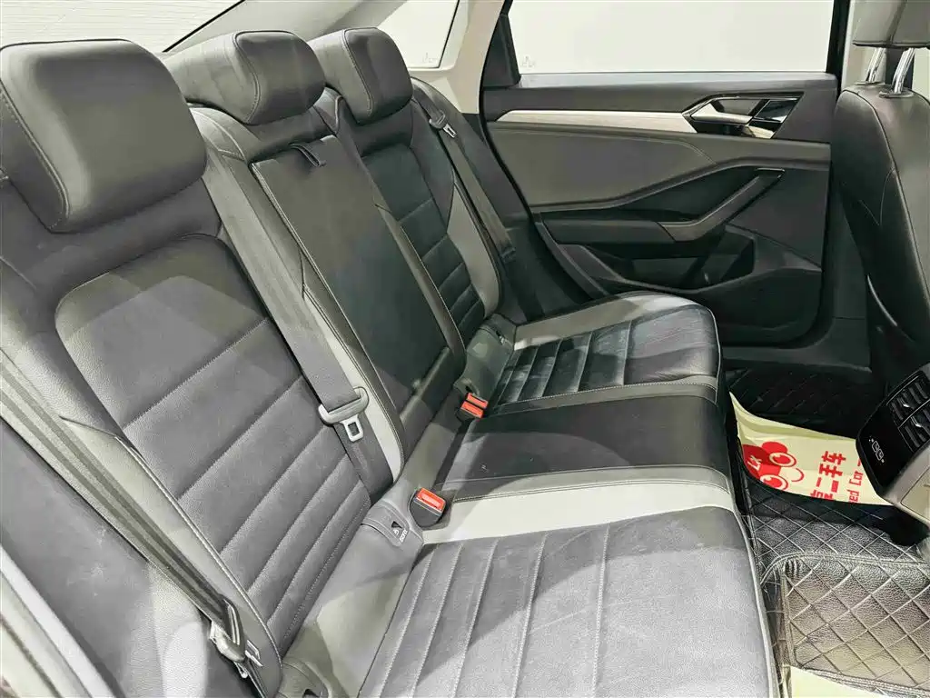 Volkswagen Sagitar 2021 280TSI DSG 30th Anniversary Edition фото 28