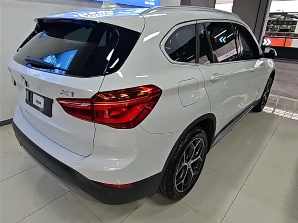 BMW X1 2018 sDrive18Li Premium Model фото 7