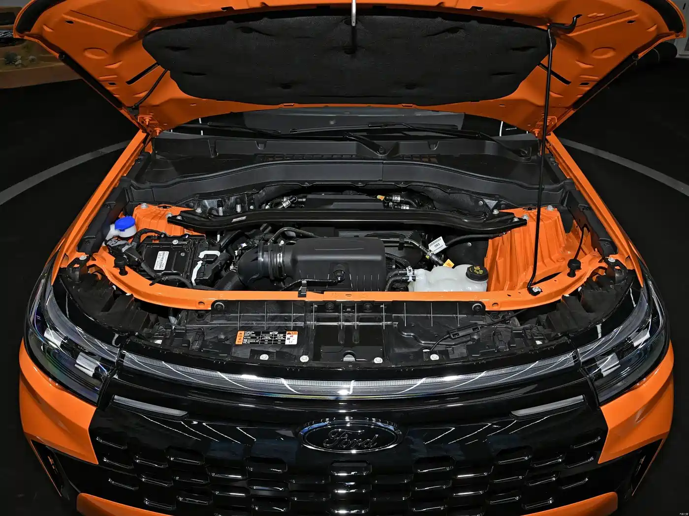 Фото 27 - Ford Explorer