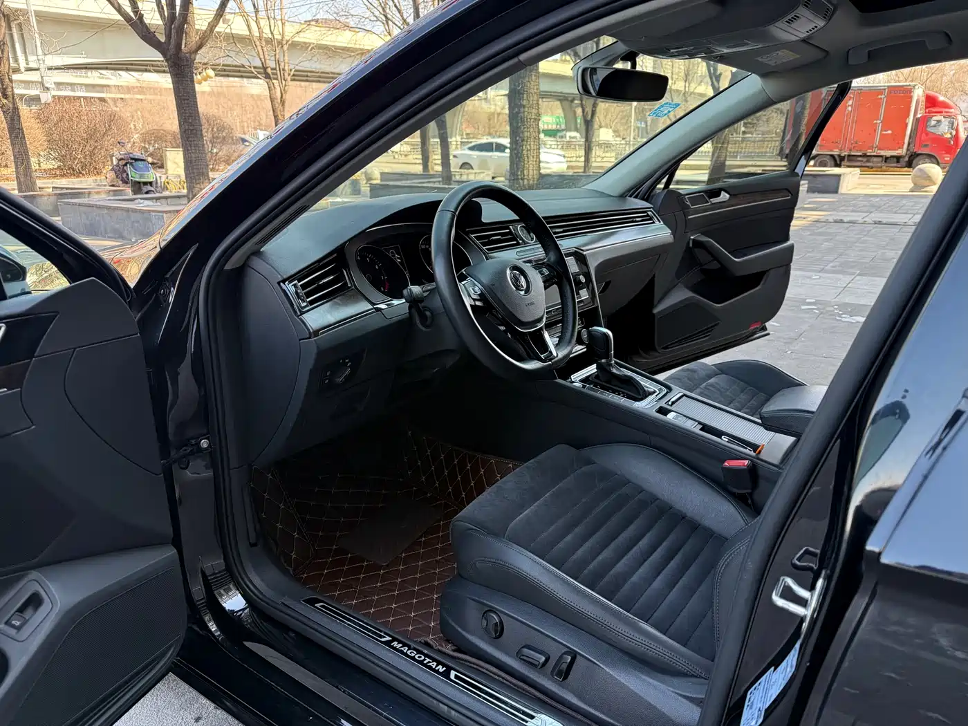 Volkswagen Magotan 2018 330TSI DSG Luxury фото 14
