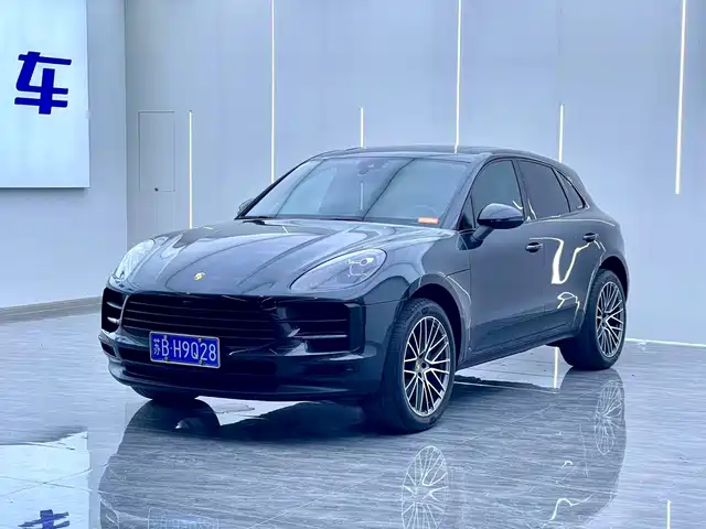 Porsche Macan 2021