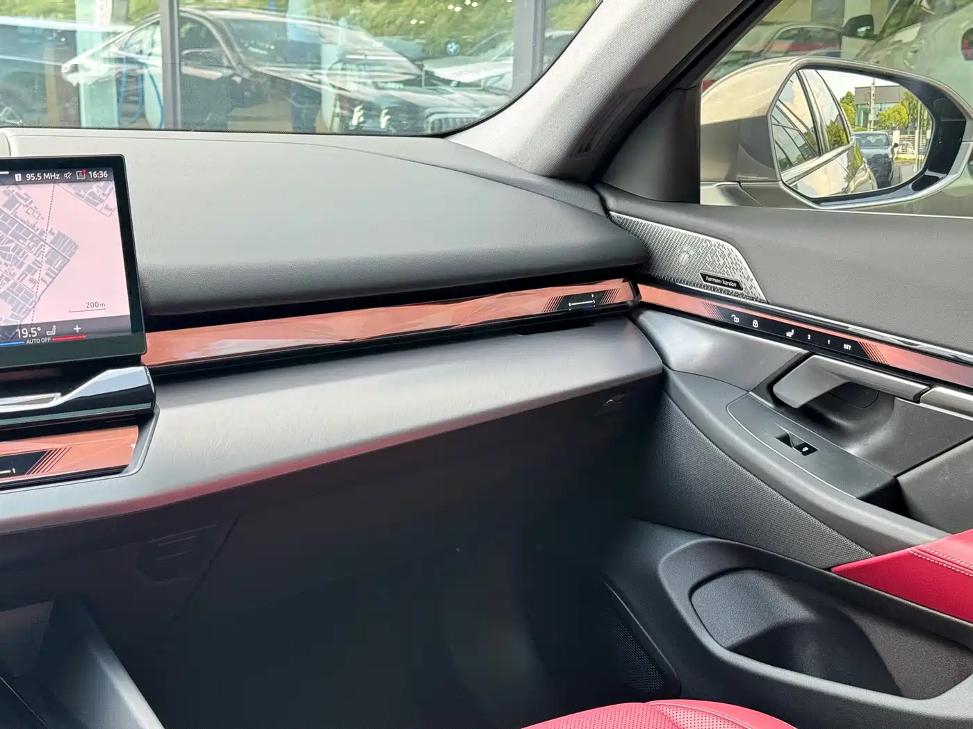 BMW i5 2024 2024 eDrive 35L Premium Model M Sport Package