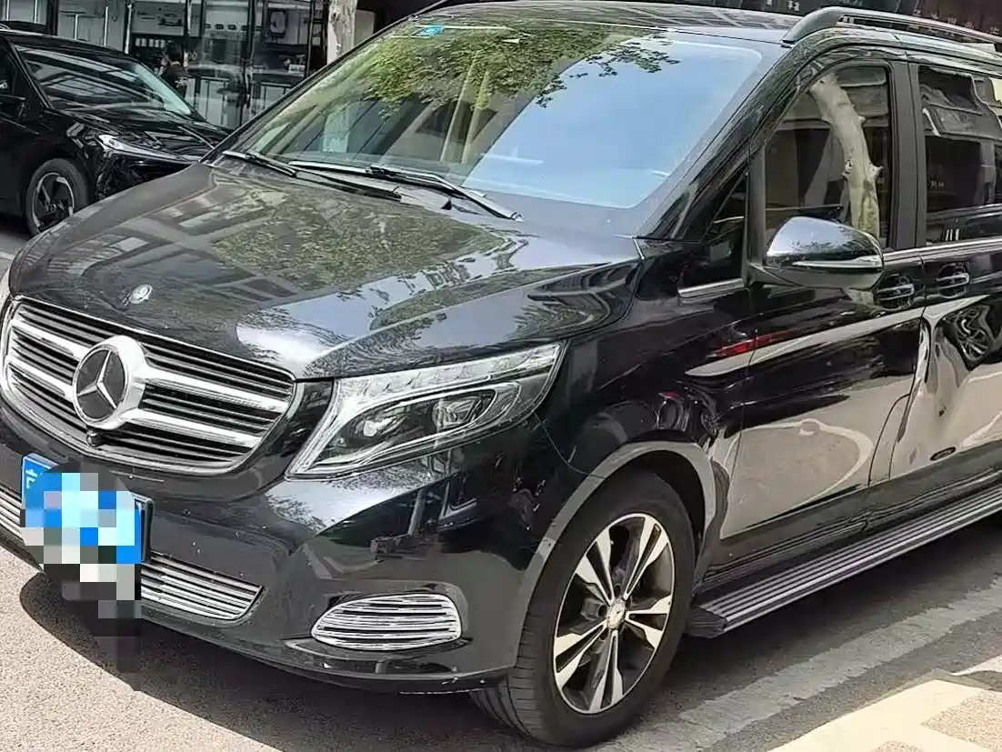 Mercedes-Benz V-Class 2017 Model V 260 L Premium Extended Edition фото 4