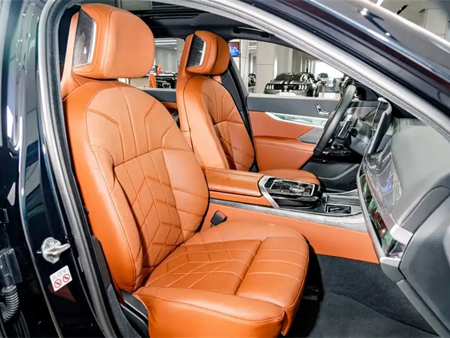 BMW 7 Series 2023 740Li Exclusive M Sport Package фото 25