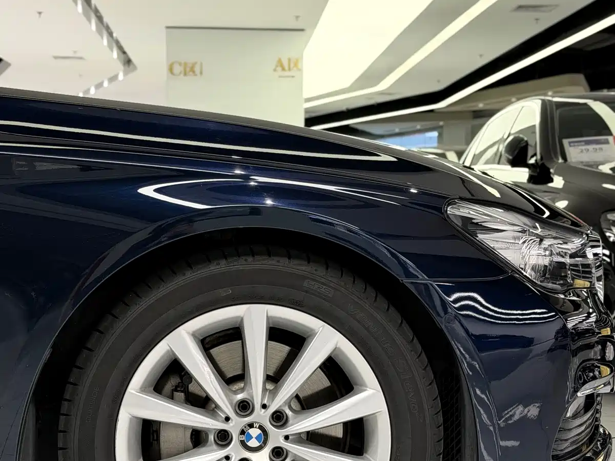 BMW 7 Series 2016 730Li Leading фото 26