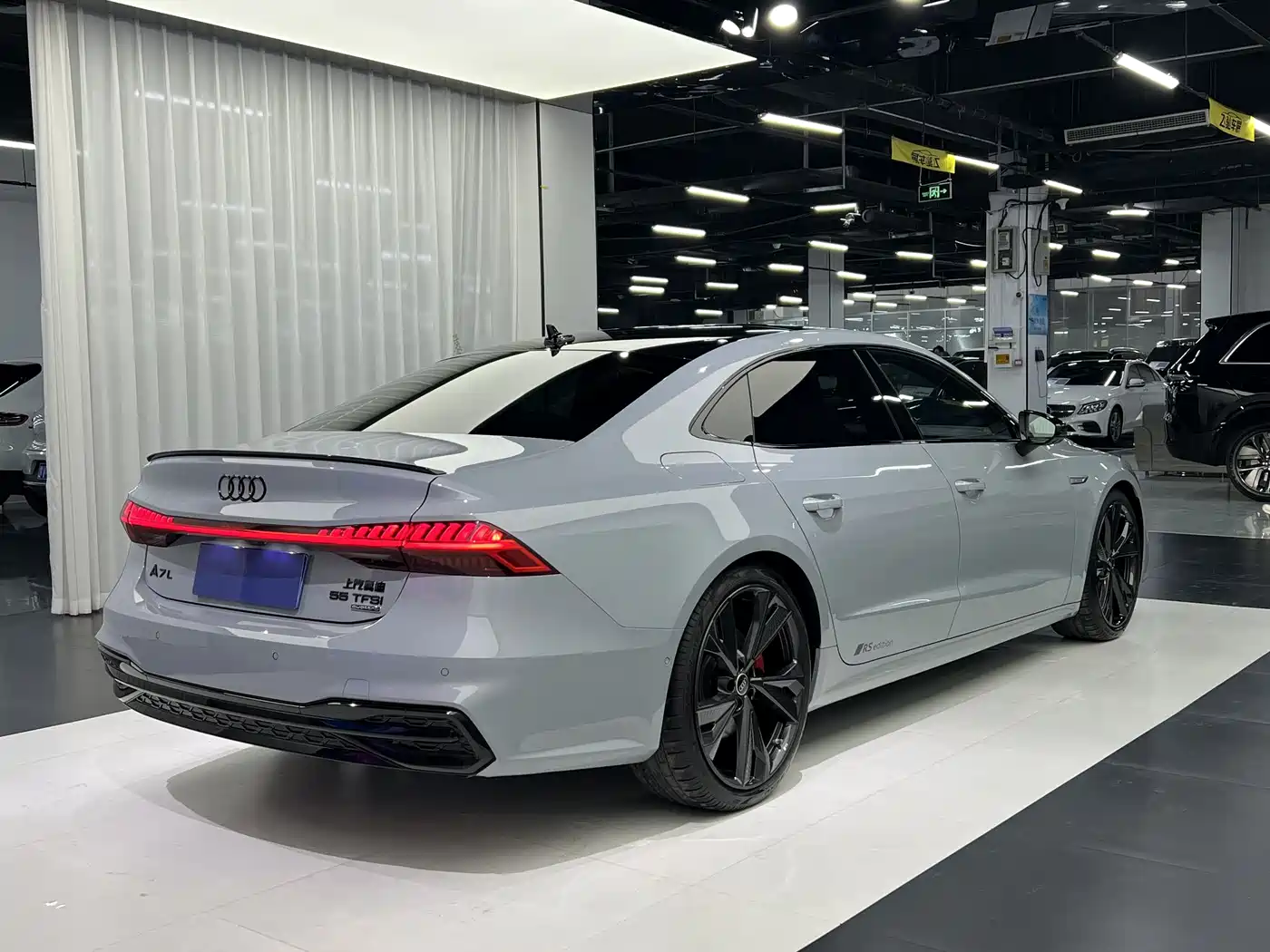 AUDI A7L
