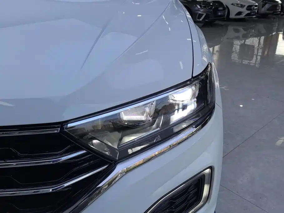Photo 5 - Volkswagen T-ROC