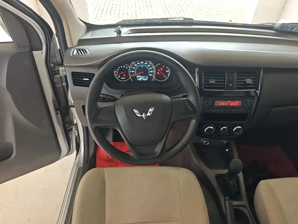 Wuling Motors Wuling Rongguang V 2018 2016 1.5L Standard