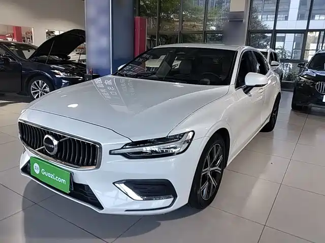Volvo S60 2022