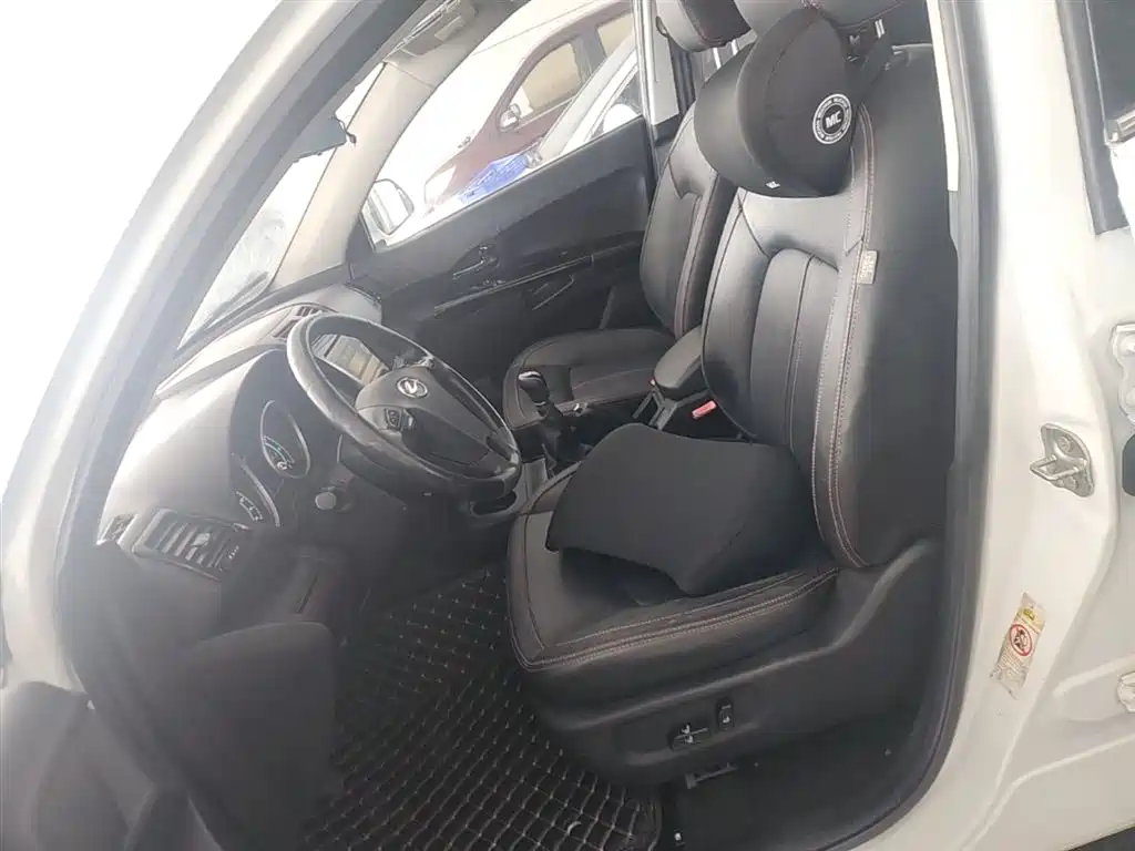 Landwind X5 2015 2015 1.5T Manual Pioneer Edition