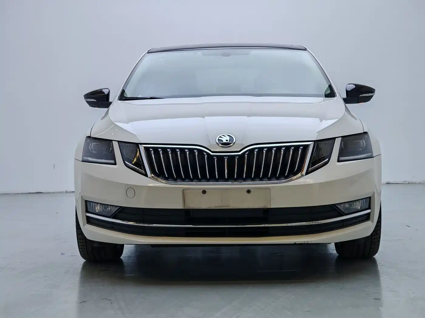Škoda Octavia 2018 TSI280 DSG Luxury Edition фото 2