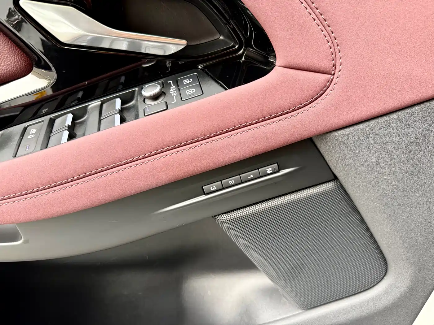Land Rover Range Rover Evoque 2022 Range Rover Evoque L 249PS R-Dynamic Luxury Edition фото 11