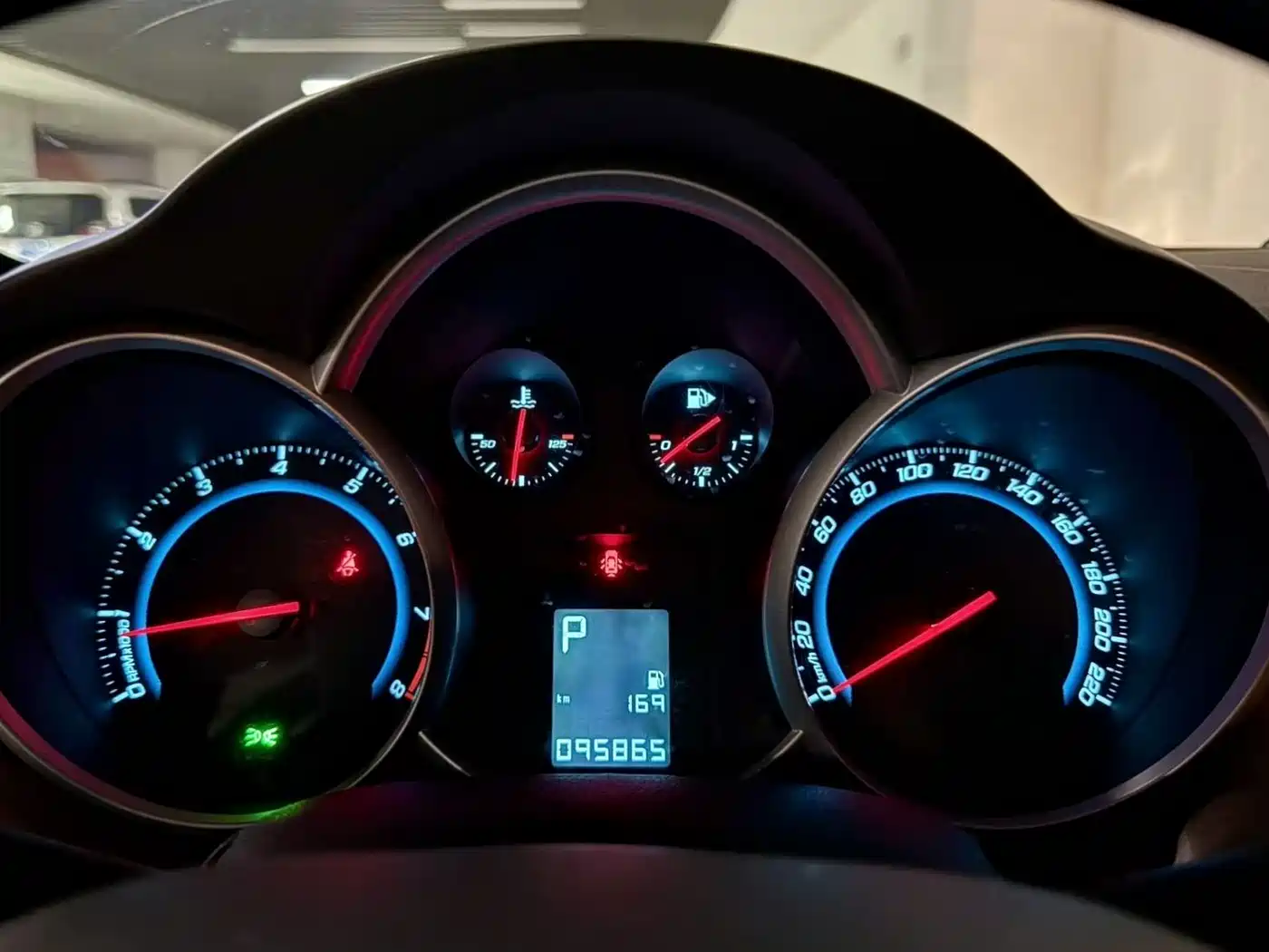 Chevrolet Cruze 2013 Model 1.8L SE AT фото 10