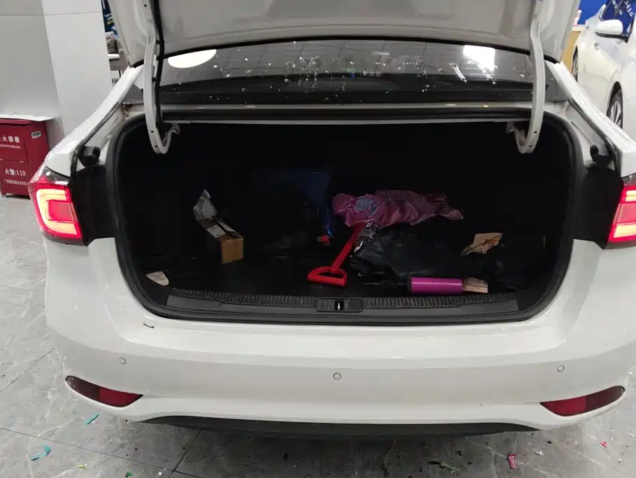Photo 4 - Roewe i5