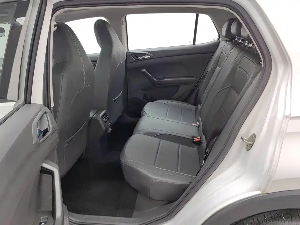 Photo 15 - Volkswagen T-Cross
