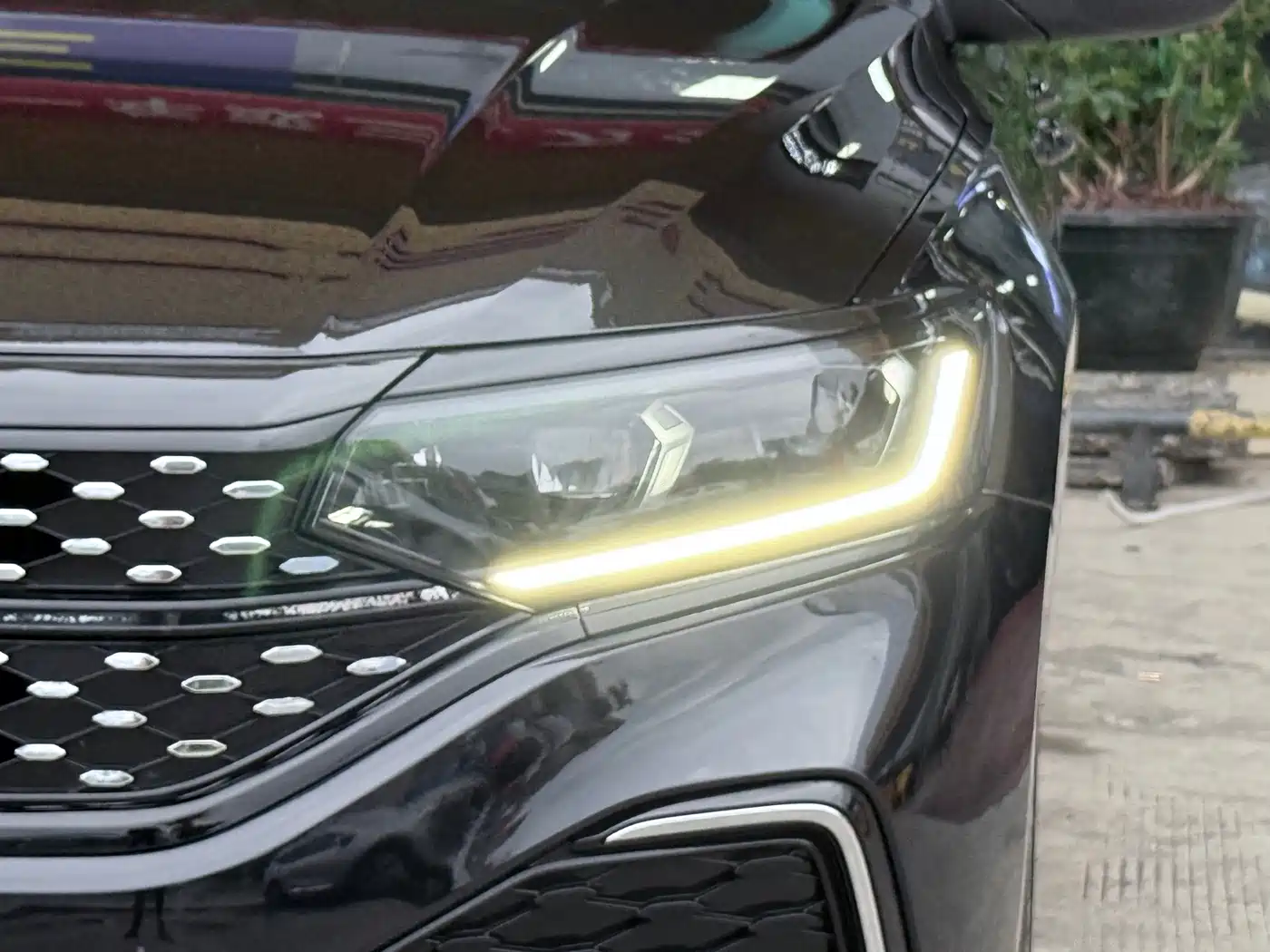 Volkswagen Passat 2025 Outstanding 380TSI Starlight Dragon Soaring Edition фото 12